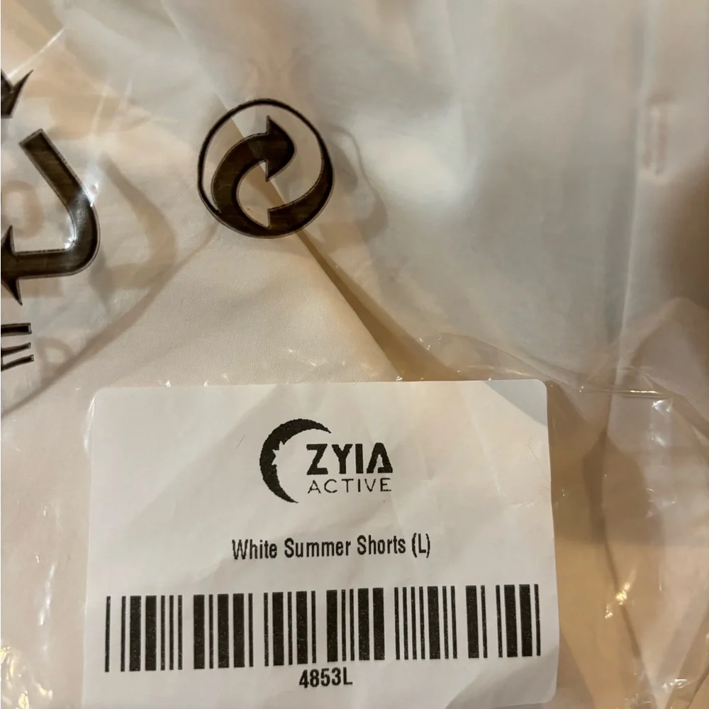 ZYIA White Summer Shorts - Picture 3 of 5
